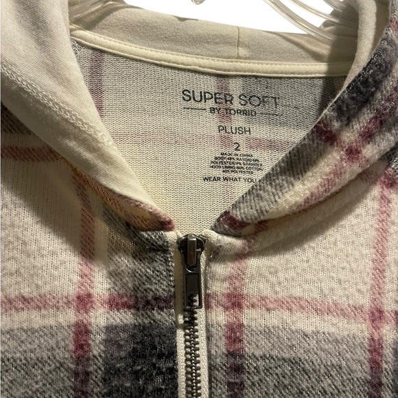 Torrid Women’s Top - Picture 5 of 9